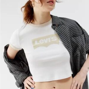 Levi’s® Graphic Ringer Tee